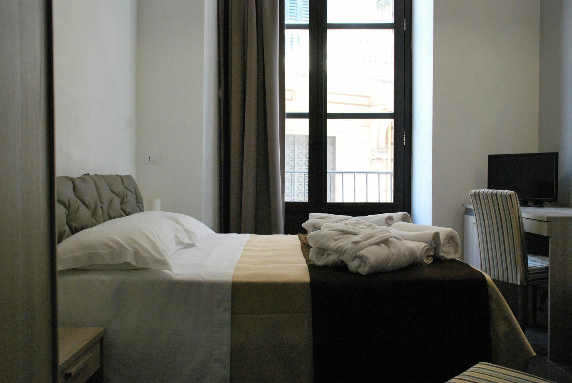Hotel Casasicilia Carlo V Palermo Exterior foto